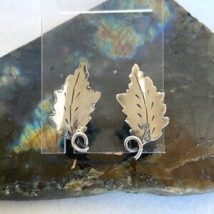VTG Sterling Silver 925 Oak Leaf Foliage Floral Screwback Earrings